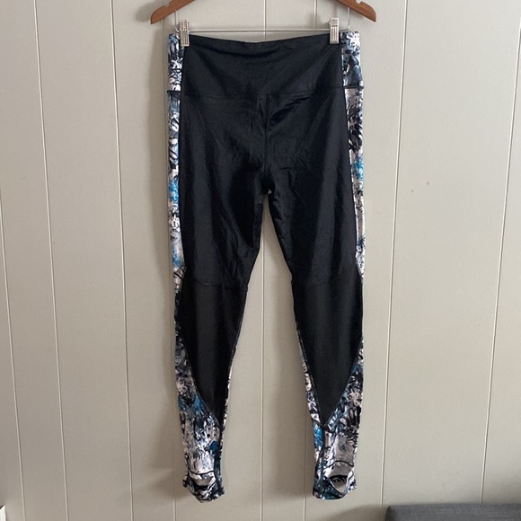 Victoria’s Secret Sport High-rise stirrup legging size L - Picture 2 of 7